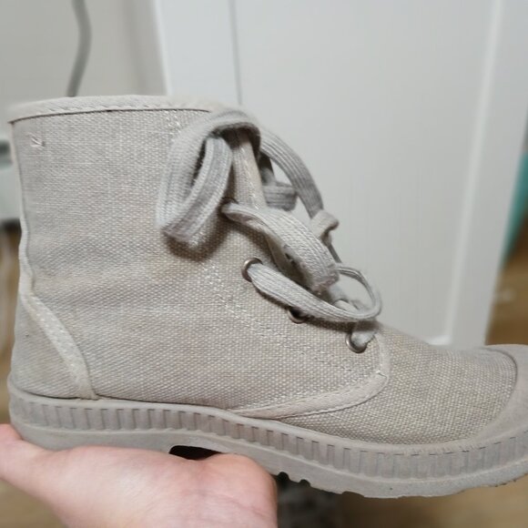 Gray shoes (slightly used) - Picture 2 of 5